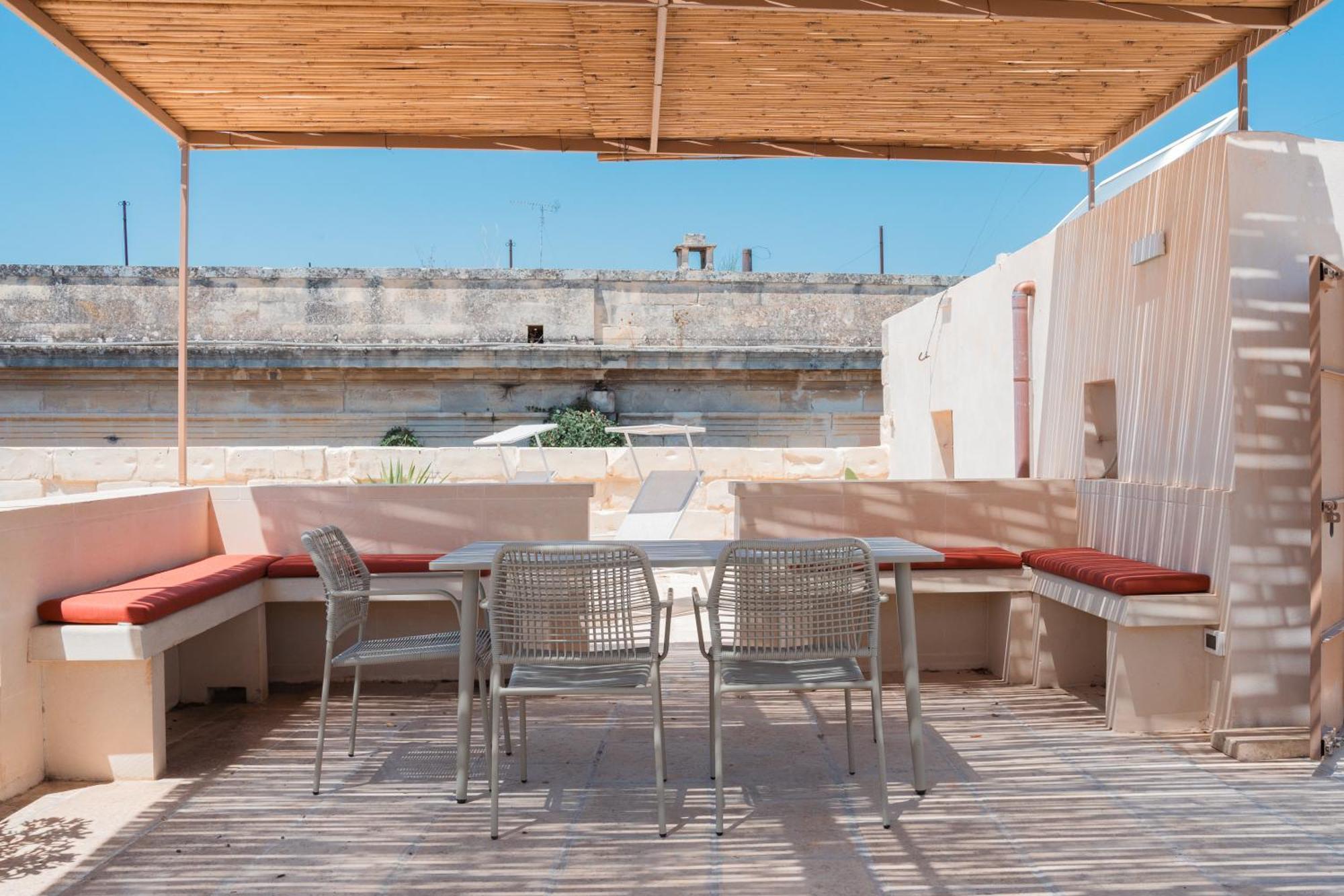 Lotus Apartment & Rooftop By Residence Colibri Lecce Exterior foto