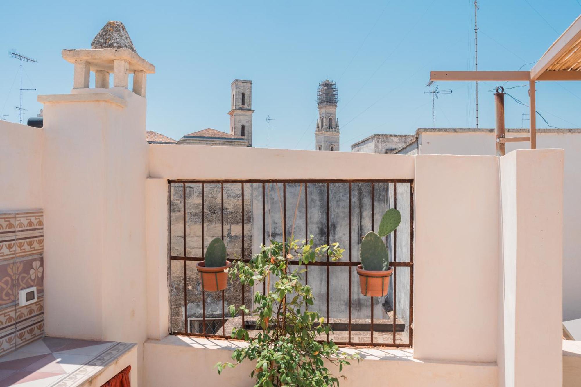 Lotus Apartment & Rooftop By Residence Colibri Lecce Exterior foto