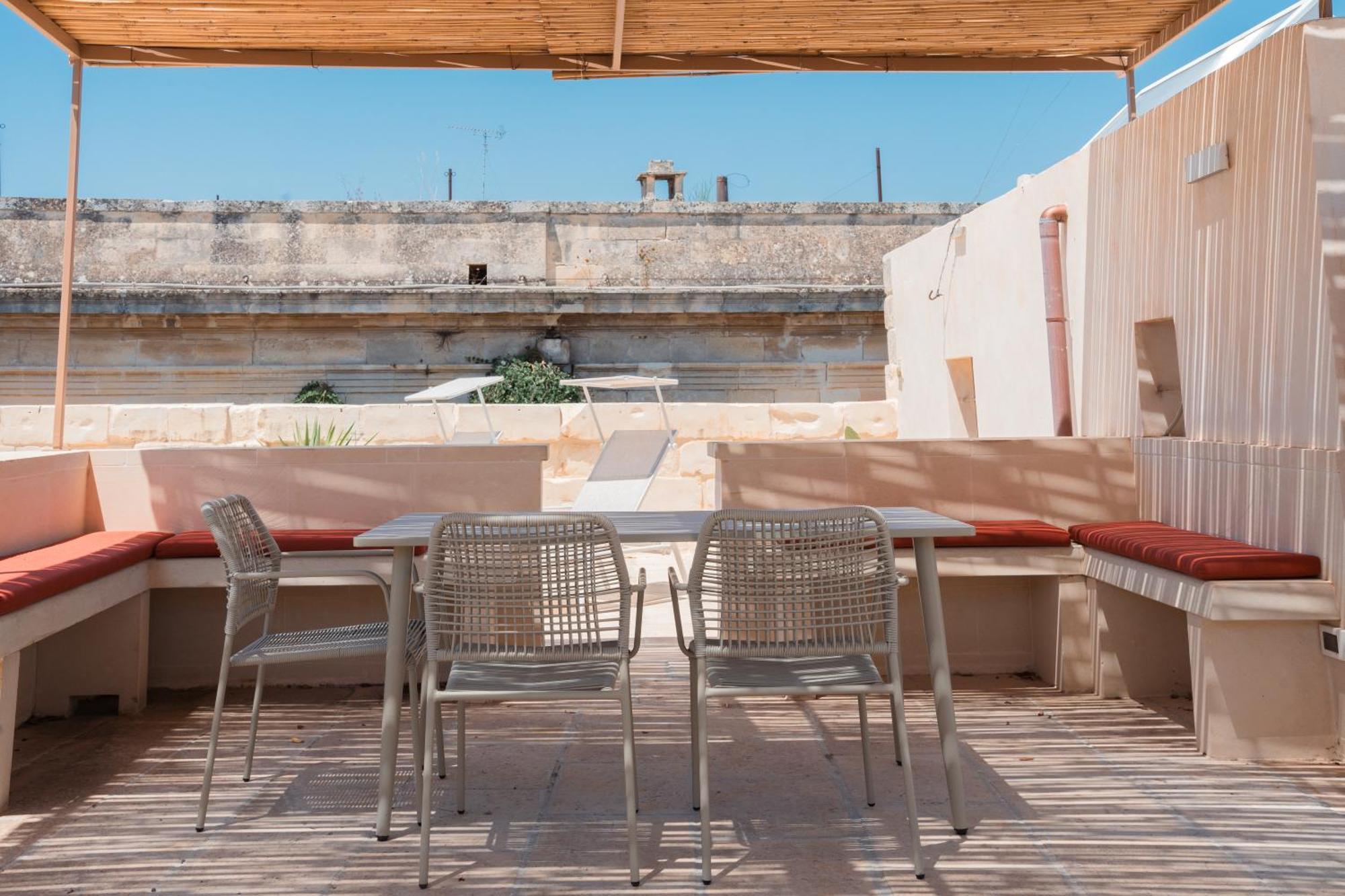 Lotus Apartment & Rooftop By Residence Colibri Lecce Exterior foto